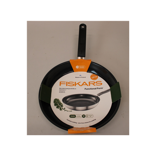 SALE OUT. PAN FRYING FF 28M CERAMIC COATED 1072312 | Fiskars BENT SIDES, CHIPPED ENAMEL, SCRATCHED