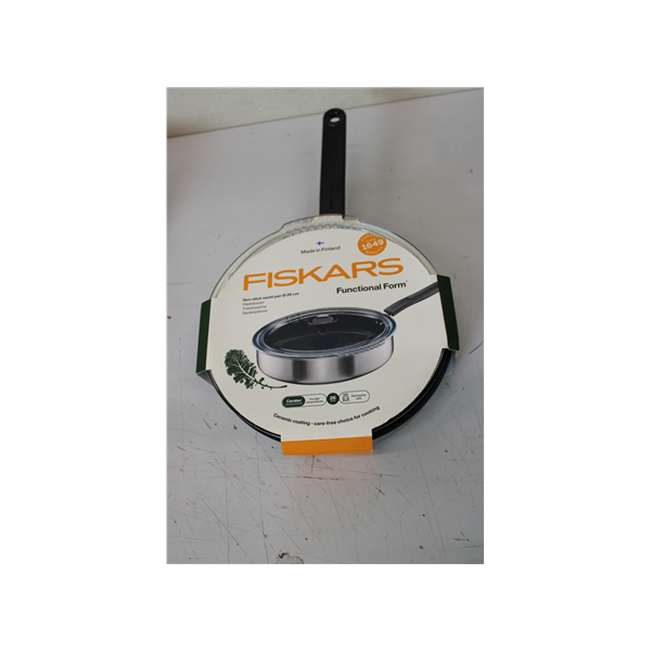 SALE OUT. PAN SAUTE FF 26CM CER COAT W LID 1072314 | Fiskars CHIPPED ENAMEL, SCRATCHED