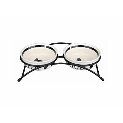 Lemmikin ruokinta-astia...