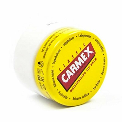 Niisutav huulepalsam Carmex...