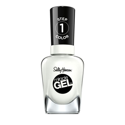 nail polish Sally Hansen...