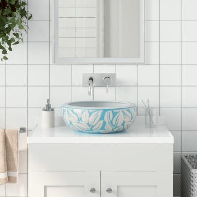 Pump on table, white /...