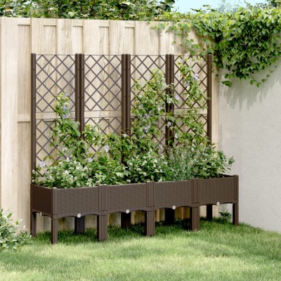 Garden bed with treaming,...