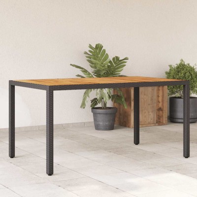 Table with wooden table...
