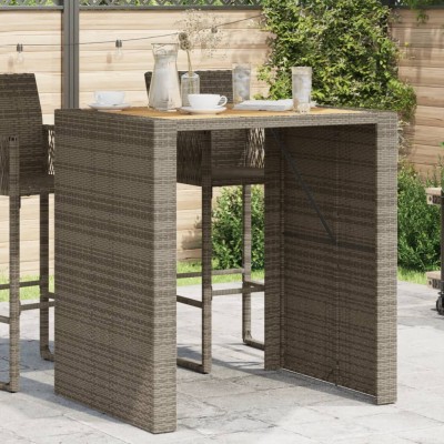 Table with acacia table...