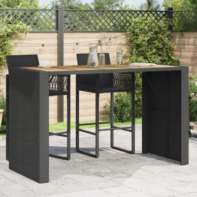 Table with acacia table...