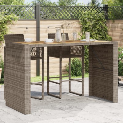 Table with acacia table...