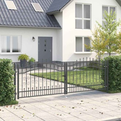 Fence with Kalas on Top...