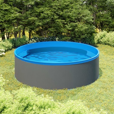 Pool with hanging skimmer...