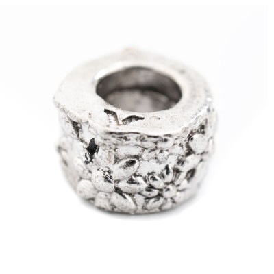 Moteriški karoliukai...