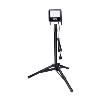 Prožektoru projektors EDM...