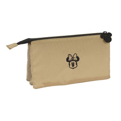 Kolmilokeroinen laukku...