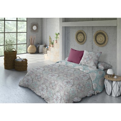 Pussilakana Pierre Cardin...