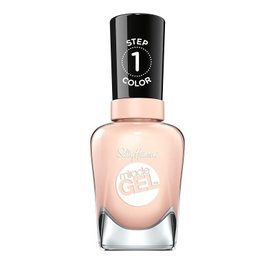 nail polish Sally Hansen...