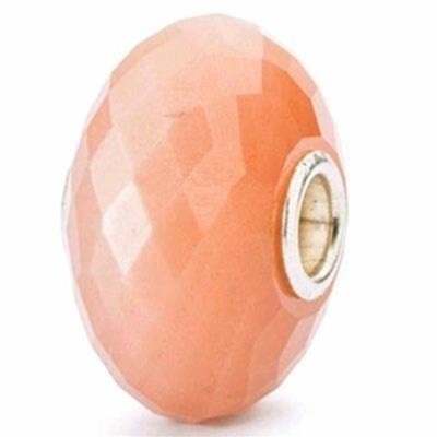 Moteriški karoliukai...